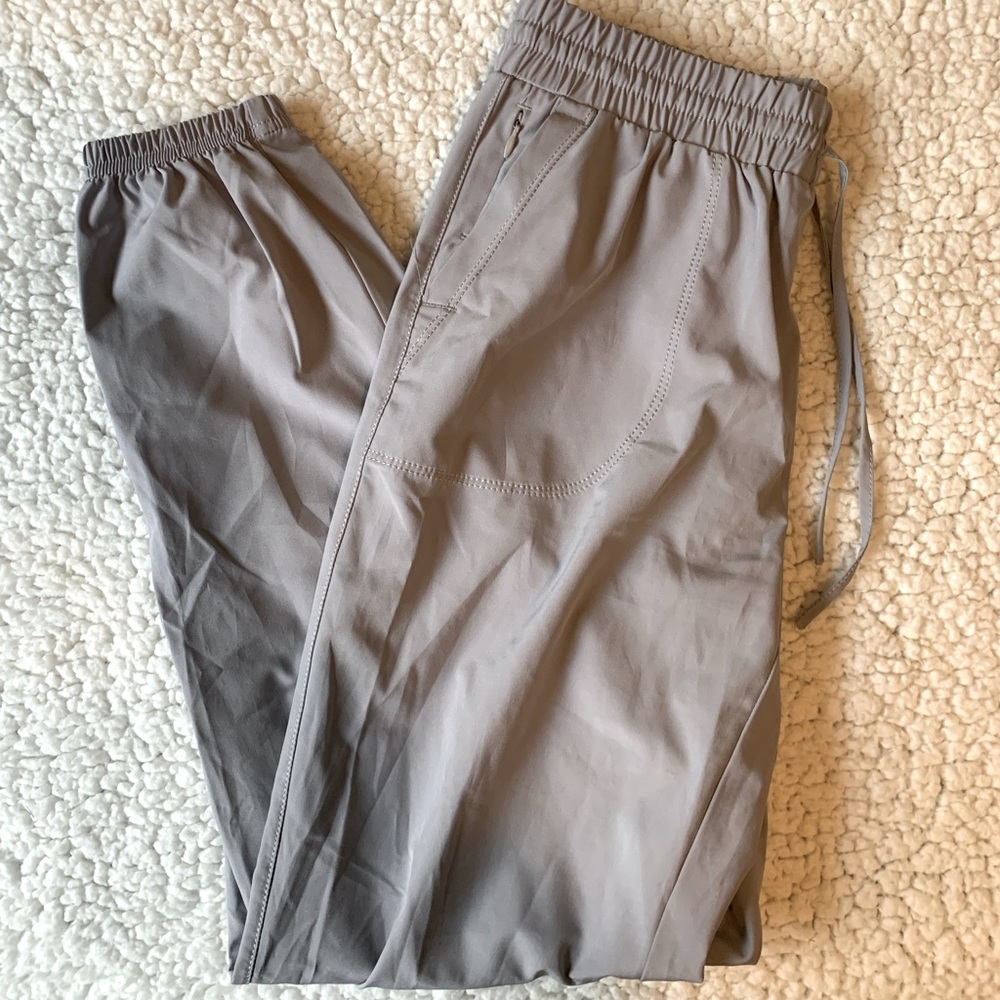 Athletic joggers